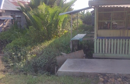 Inilah drainase di dekat rumah Akhyar